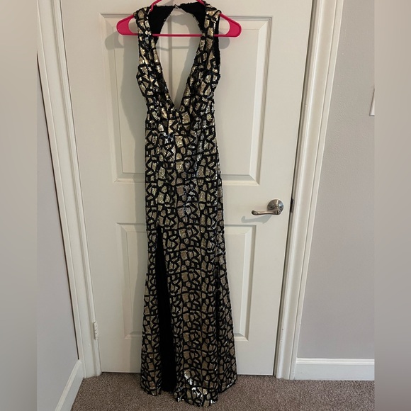 Windsor women’s designer black and gold full length sequin dress/gown - Picture 2 of 9